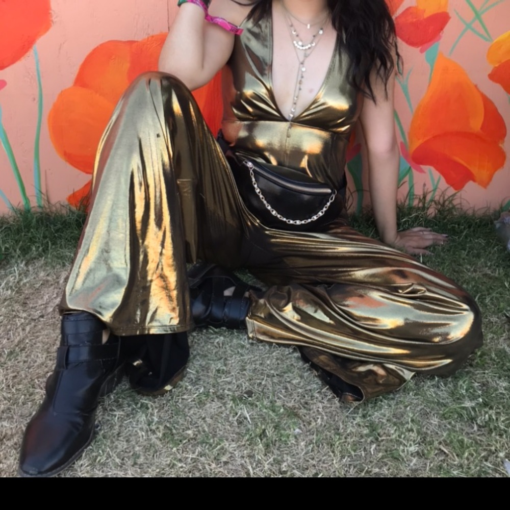 Gold jumpsuit, perfect for festivals !